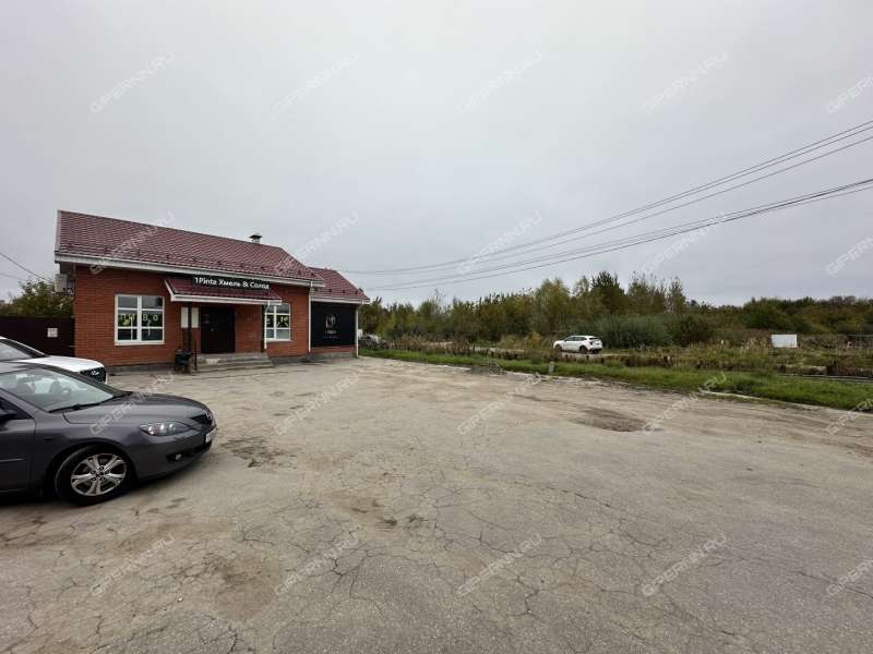 помещение под торговую площадь на Озёрной улице деревня Крутая