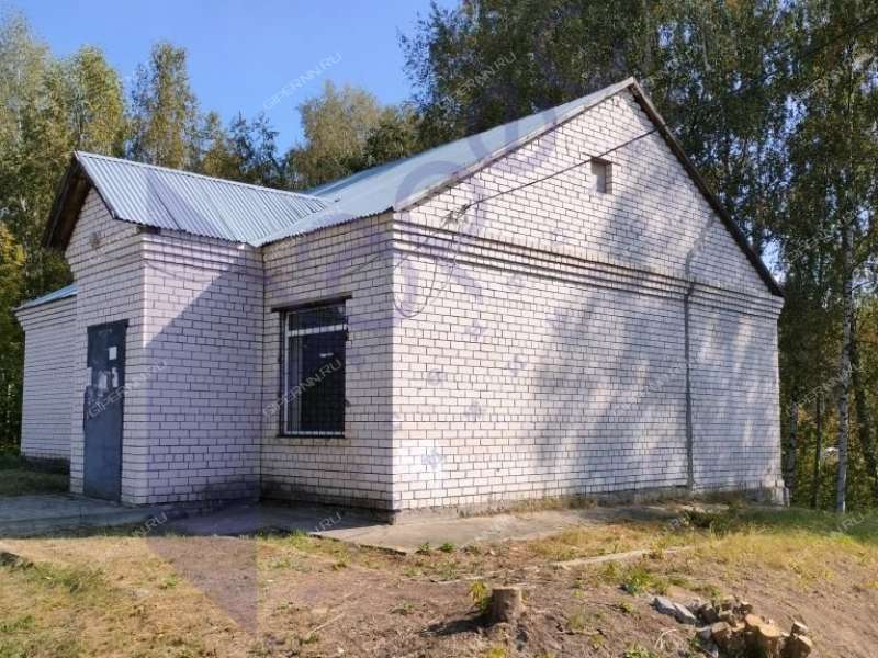 здание под торговую площадь на Центральной улице посёлок Ситники