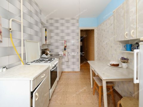 1-komnatnaya-ul-rodionova-d-5a фото