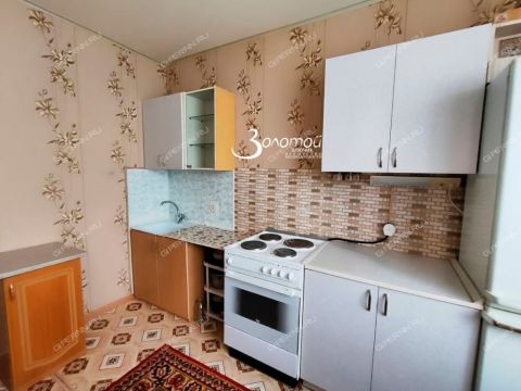 3-komnatnaya-ul-vyatskaya-d-1 фото