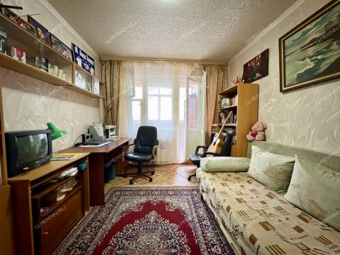 4-komnatnaya-ul-bogdanovicha-d-1-k2 фото