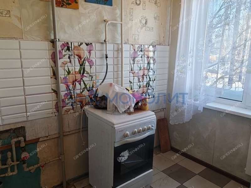 однокомнатная квартира в 2-м микрорайоне дом 37 город Бор