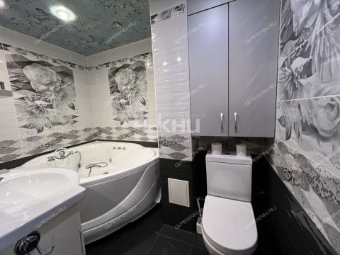 3-komnatnaya-ul-kosmonavta-komarova-d-2-k1 фото