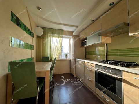 4-komnatnaya-ul-yuliusa-fuchika-d-7 фото