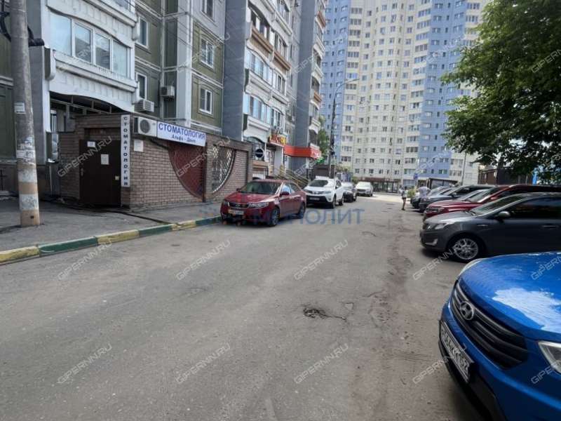 помещение под помещение свободного назначения, торговую площадь на улице Верхнепечёрская