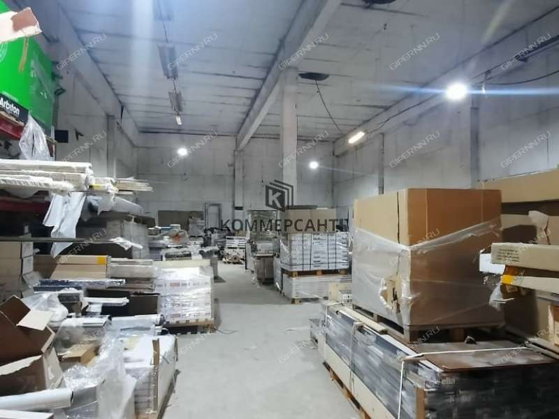 здание под офис, торговую площадь на улице Героя Шапошникова