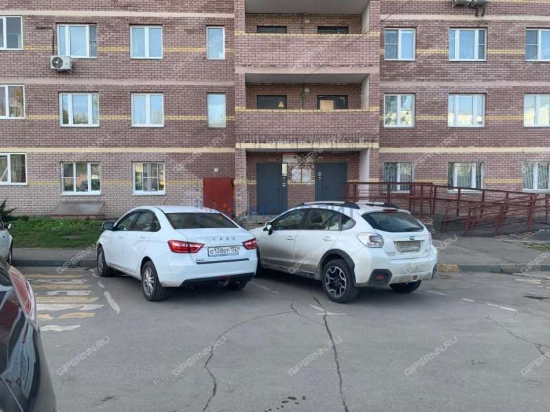 трёхкомнатная квартира на Вятской улице дом 1