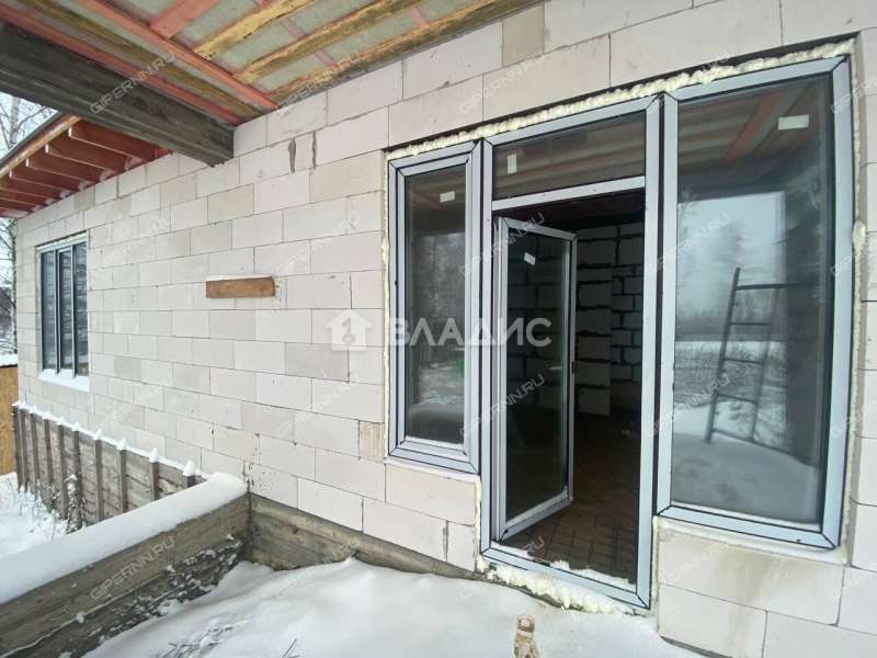 дом на  село Безводное