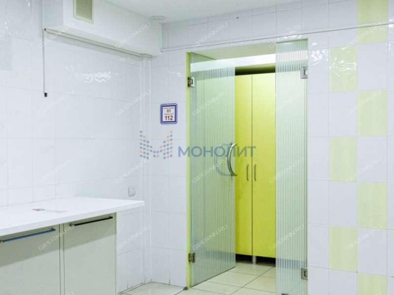 помещение под недвижимость под медицинские учреждения, недвижимость под салоны красоты на улице Героя Юрия Смирнова