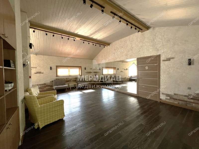 здание под коммерческую недвижимость на Альпийская село Шава