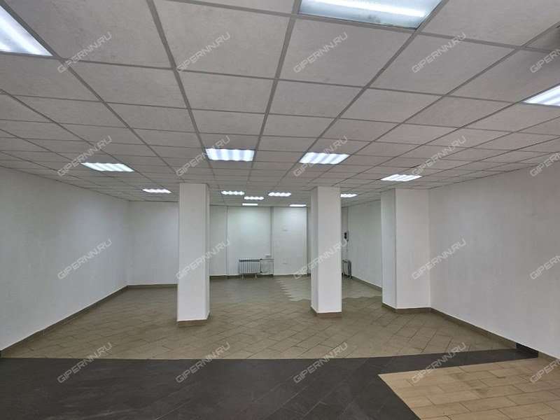 помещение под торговую площадь на улице Героя Рябцева