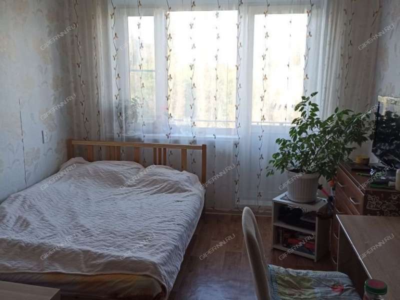 трёхкомнатная квартира на улице Красных Зорь дом 13