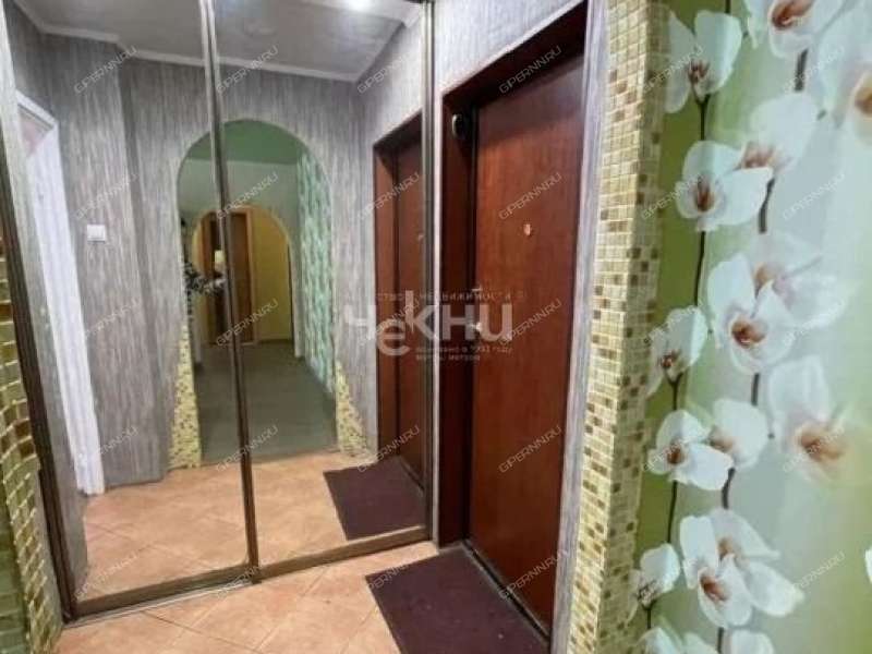 трёхкомнатная квартира на улице Верхнепечёрская дом 8 к2