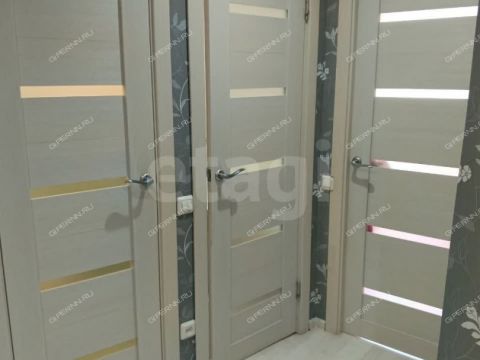 2-komnatnaya-ul-melnikova-pecherskogo-d-8 фото