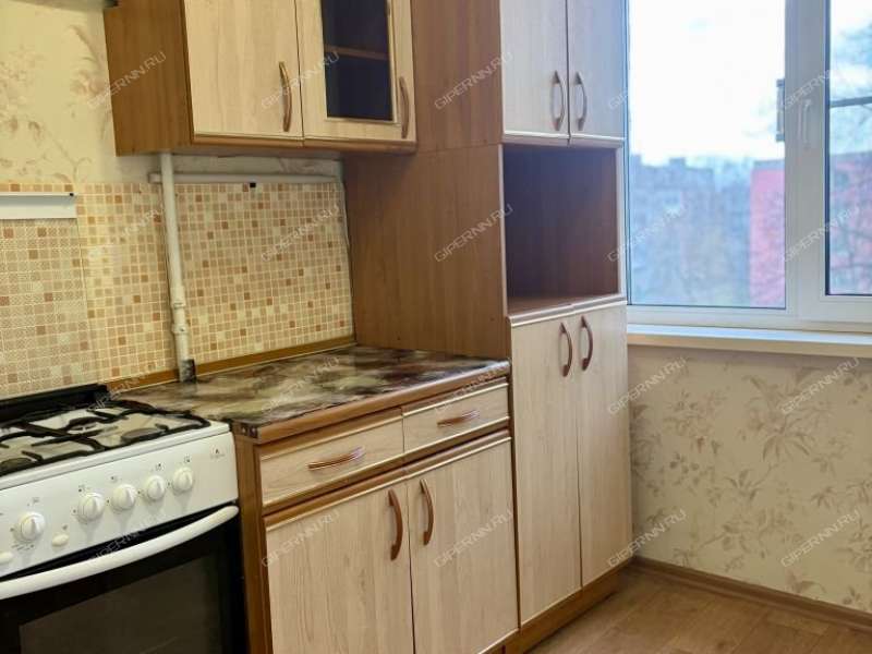 трёхкомнатная квартира на улице Героя Шнитникова дом 8