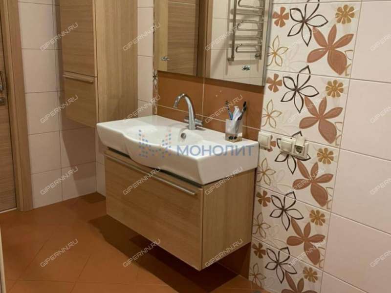 четырёхкомнатная квартира на улице Родионова дом 197 к1