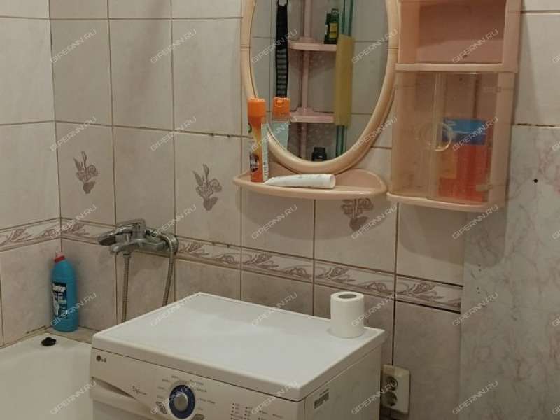 двухкомнатная квартира в 2-м микрорайоне дом 27 город Кстово