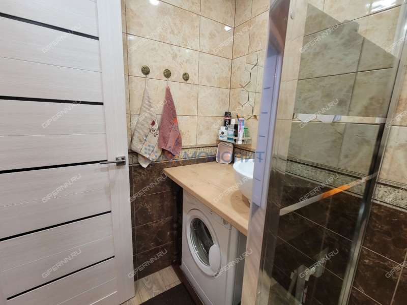 двухкомнатная квартира на улице Сутырина дом 18