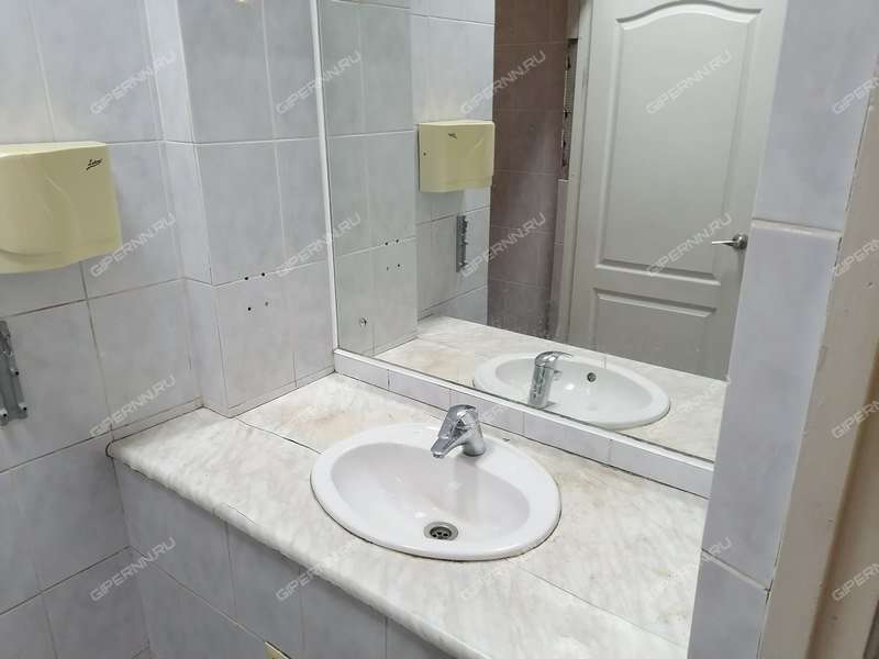 помещение под торговую площадь на Советская ул, д. 12