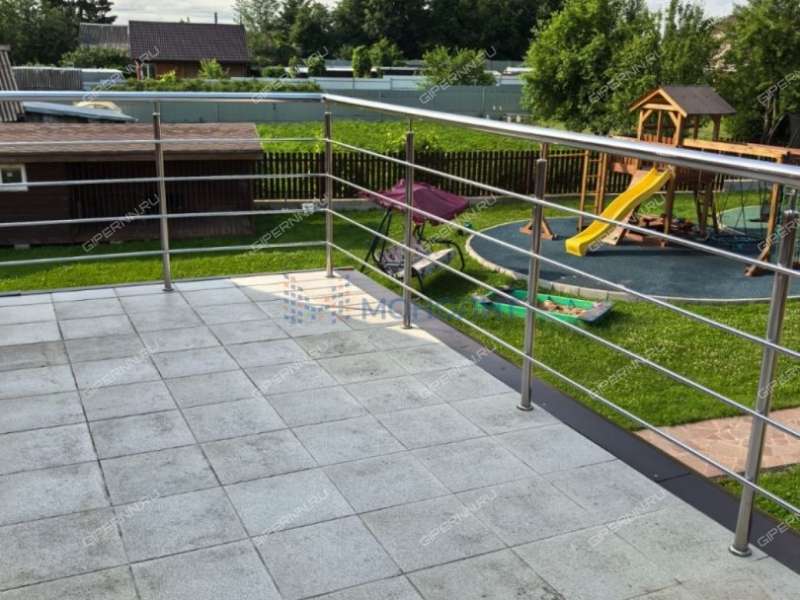 дом на - деревня Майдан