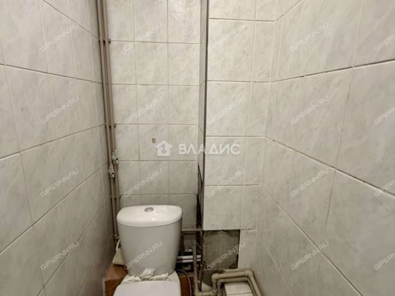 здание под офис, торговую площадь на Большой Покровской улице