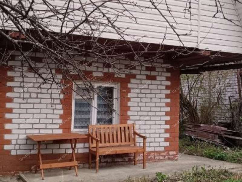 дом на улице Ограда село Татинец