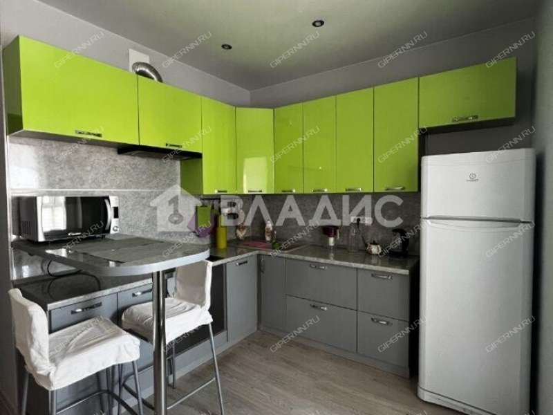 однокомнатная квартира на бульваре 60-летия Октября дом 23 к3