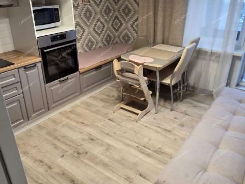 трёхкомнатная квартира на Лысогорской улице дом 89 к3