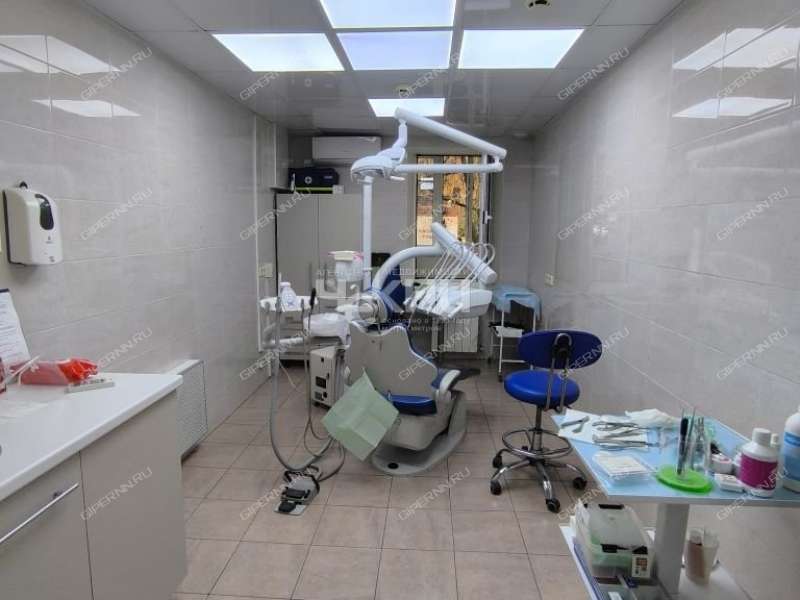 помещение под недвижимость под медицинские учреждения на улице Звездинка