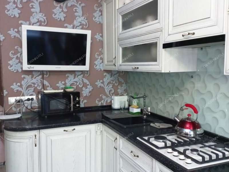 трёхкомнатная квартира на проспекте Октября дом 12