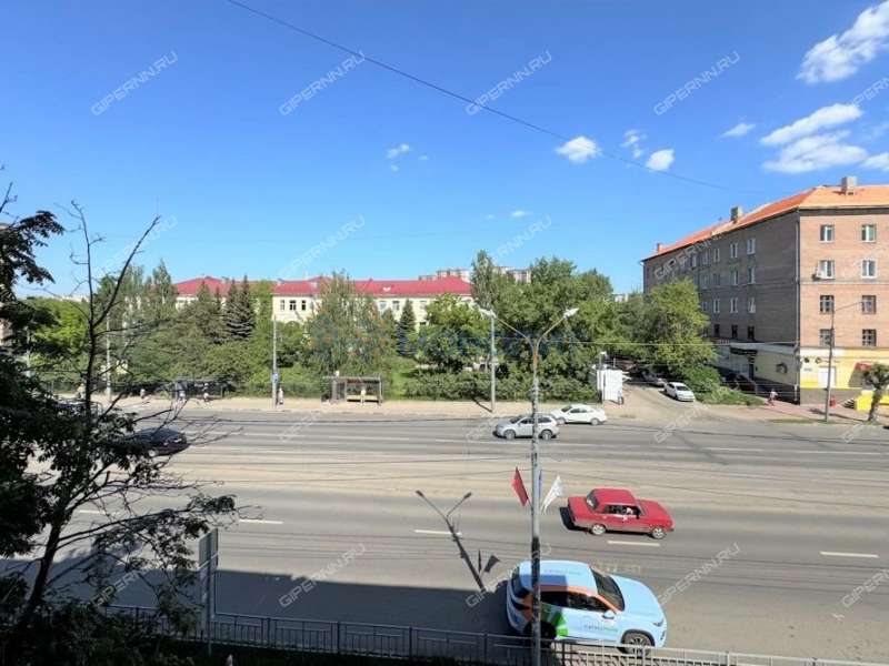 четырёхкомнатная квартира на улице Октябрьской Революции дом 37