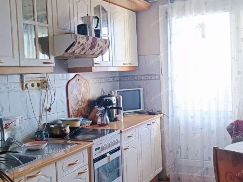 трёхкомнатная квартира на улице Карла Маркса дом 32