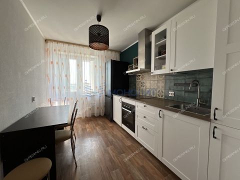 1-komnatnaya-ul-vyatskaya-d-4 фото