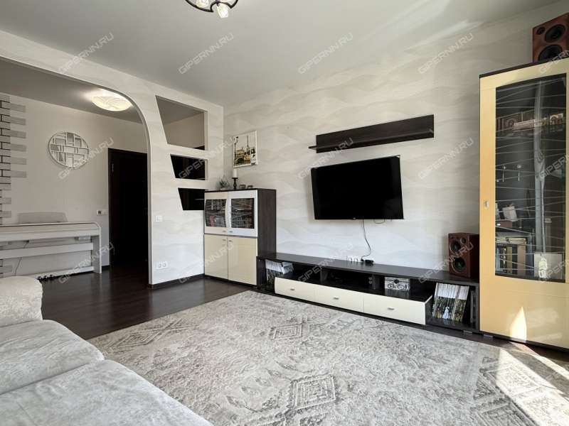 трёхкомнатная квартира на бульваре 60-летия Октября дом 25 к2