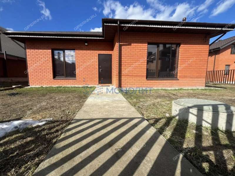 дом на Приозёрной улице деревня Крутая