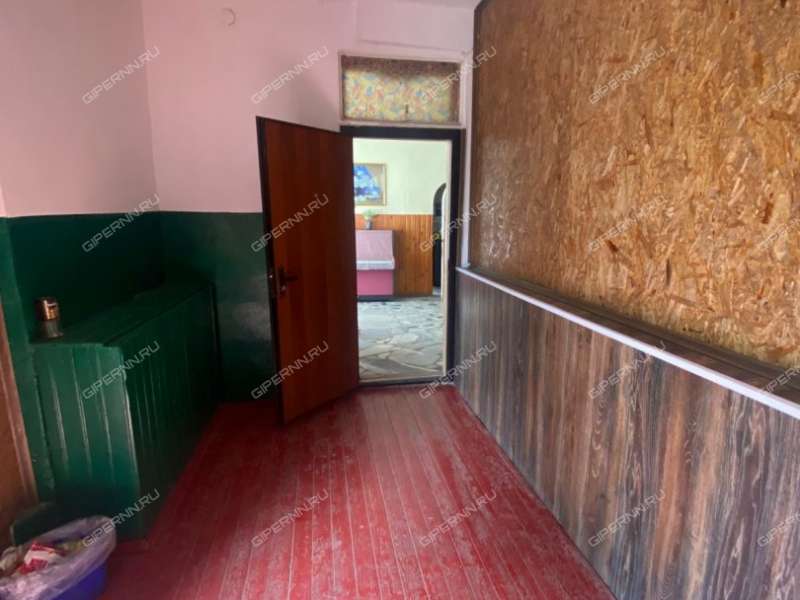 здание под торговую площадь, недвижимость под общепит на Центральной улице посёлок Лужайки