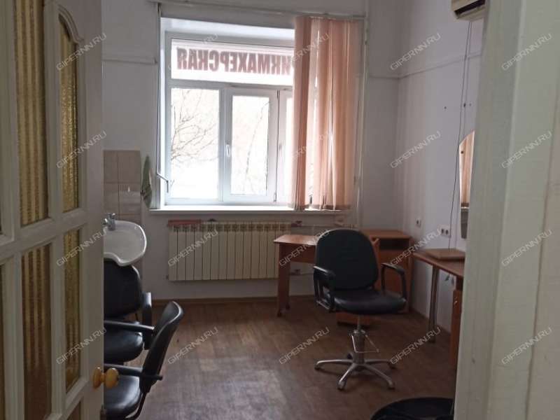 помещение под торговую площадь на улице Сергея Есенина