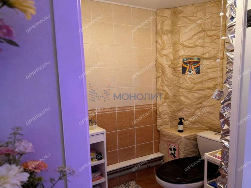 двухкомнатная квартира на улице Александра Хохлова дом 1