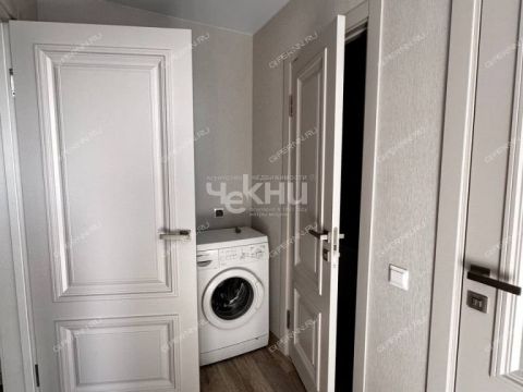 2-komnatnaya-ul-verhnepecherskaya-d-11-k1 фото