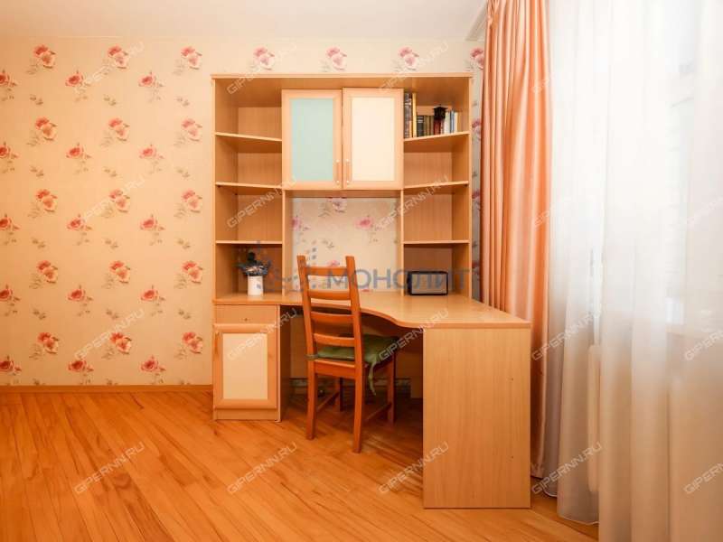 трёхкомнатная квартира на Большей Печёрской улице дом 32