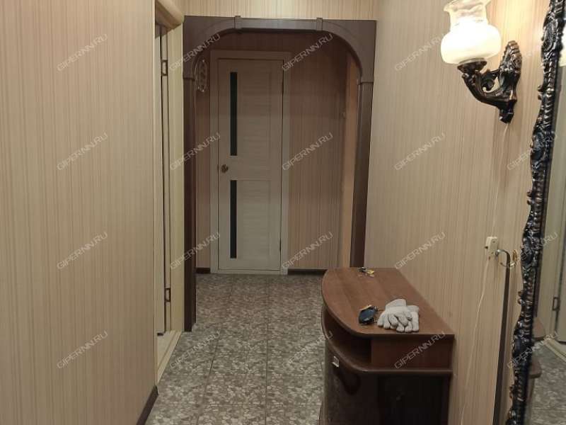 трёхкомнатная квартира на проспекте Бусыгина дом 56