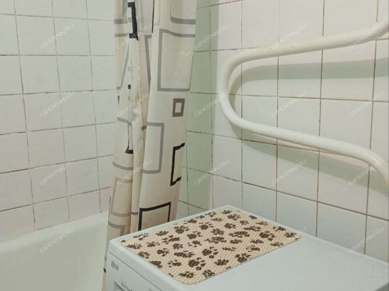 трёхкомнатная квартира на улице Политбойцов дом 20