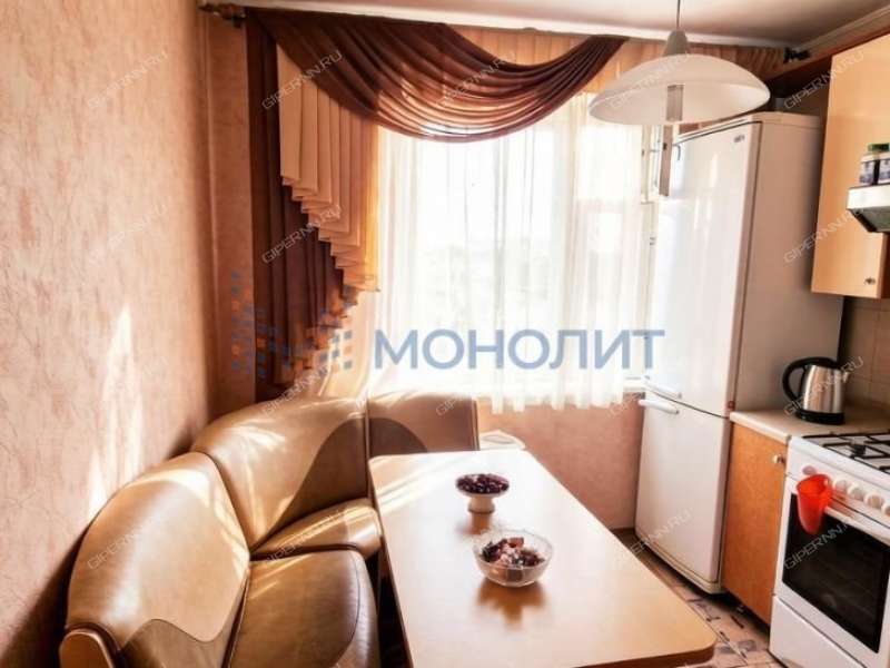 трёхкомнатная квартира на улице Героя Шнитникова дом 20