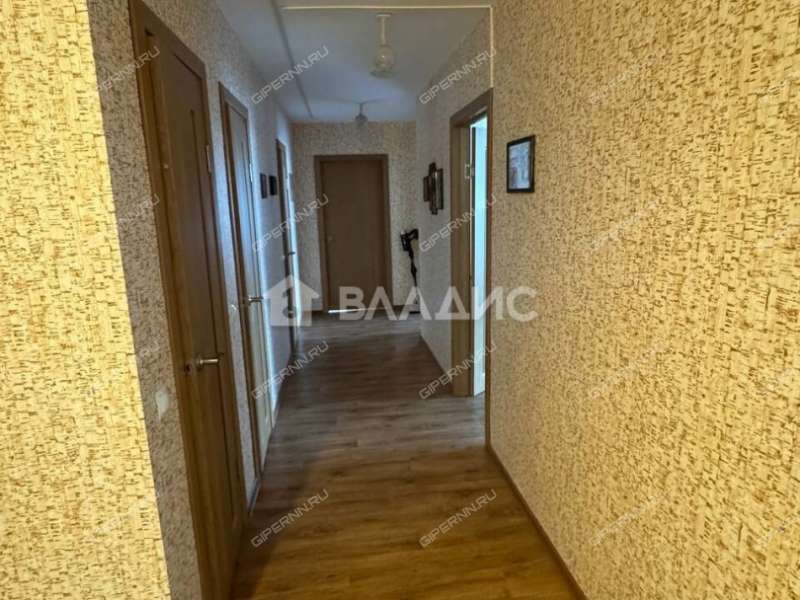 трёхкомнатная квартира на Первоцветной улице дом 6