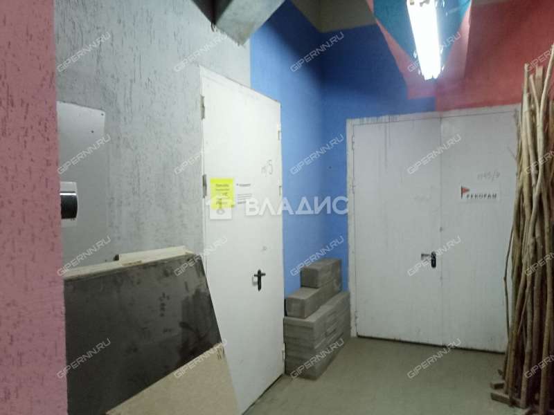 здание под офис, торговую площадь на улице Геологов