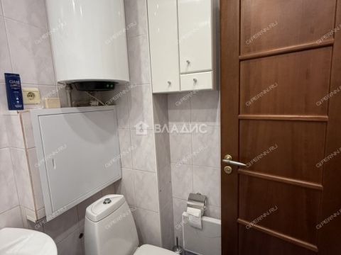 3-komnatnaya-ul-efremova-d-17 фото