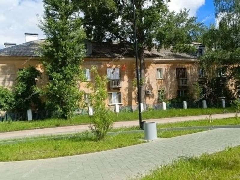комната в доме 1 на улице Космонавта Комарова