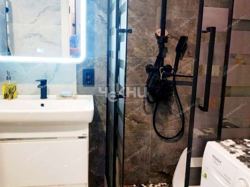 трёхкомнатная квартира на улице Октябрьской Революции дом 40