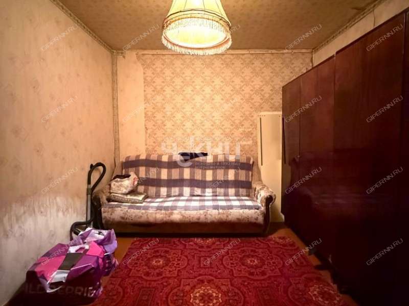 трёхкомнатная квартира в 6-м микрорайоне дом 19