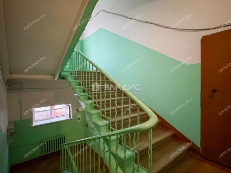 трёхкомнатная квартира на улице Краснодонцев дом 5